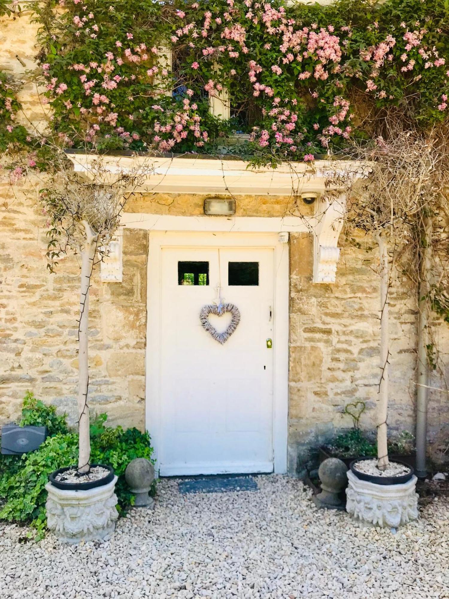 Manor *